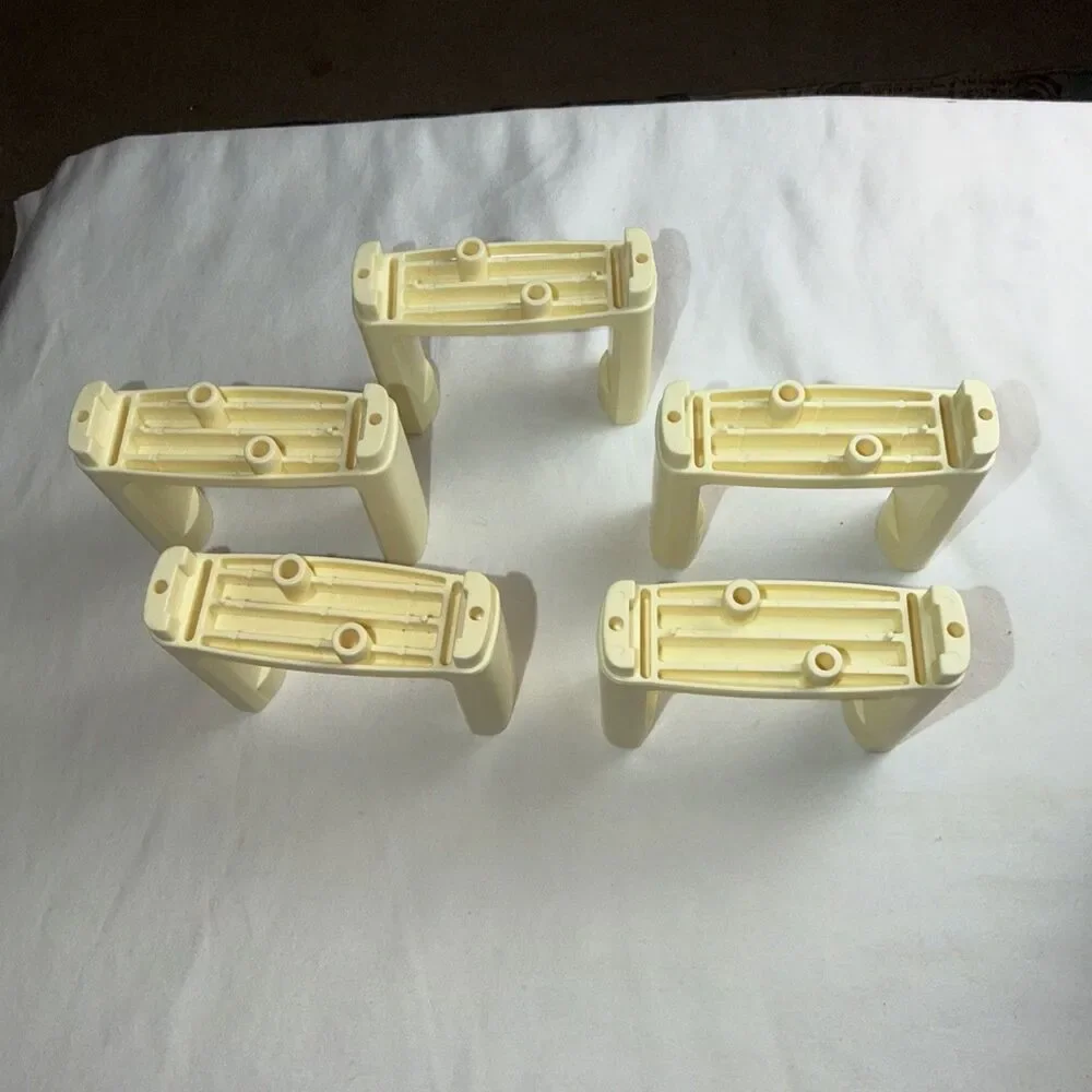 Tomy Thomas Train 2006 Track Replacement Pieces 5pc Cream Risers 9T446P01B VTG